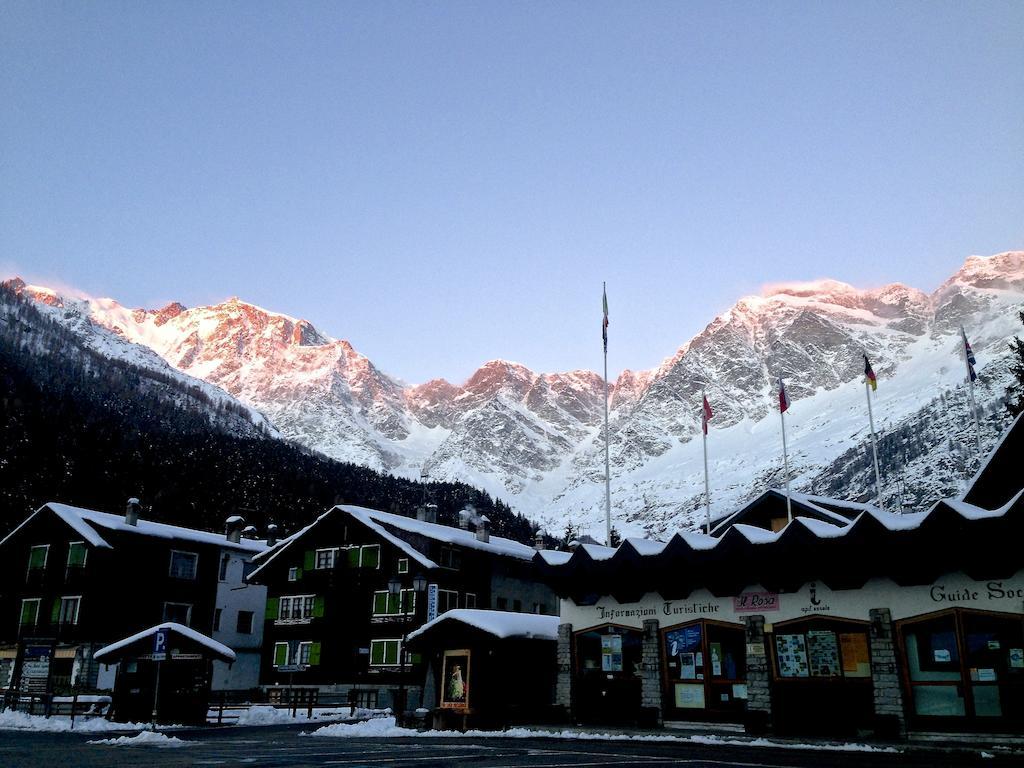 Appartamento Casa Weisstor Con Patio, Giardino E Orti Vista Monte Rosa Macugnaga Eksteriør bilde
